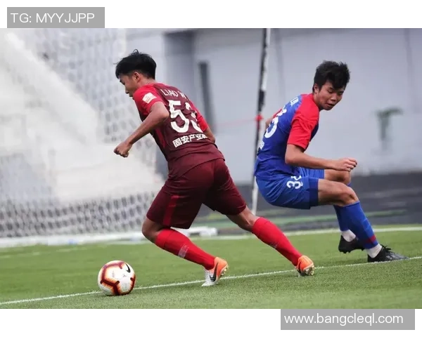 武汉足球队以89分领跑挑战赛积分榜展现强劲实力和夺冠希望